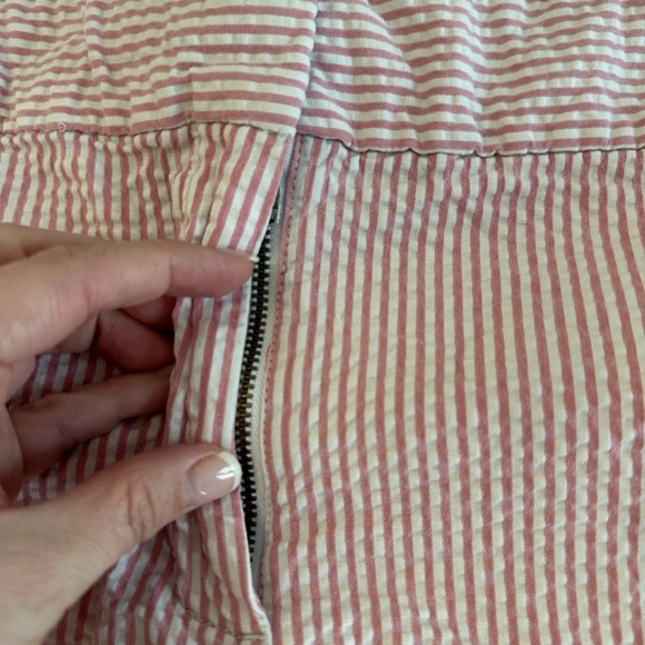 Loft Outlet Women’s 4” Short Pink and White Stripe Scalloped Shorts Sz 12 GUC - Picture 3 of 10